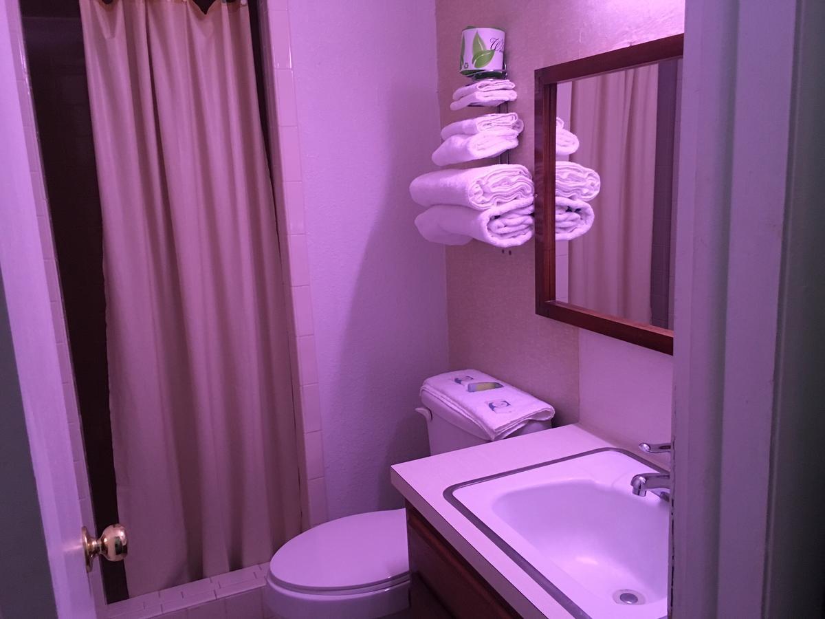 Skyliner Motel Stroud Экстерьер фото