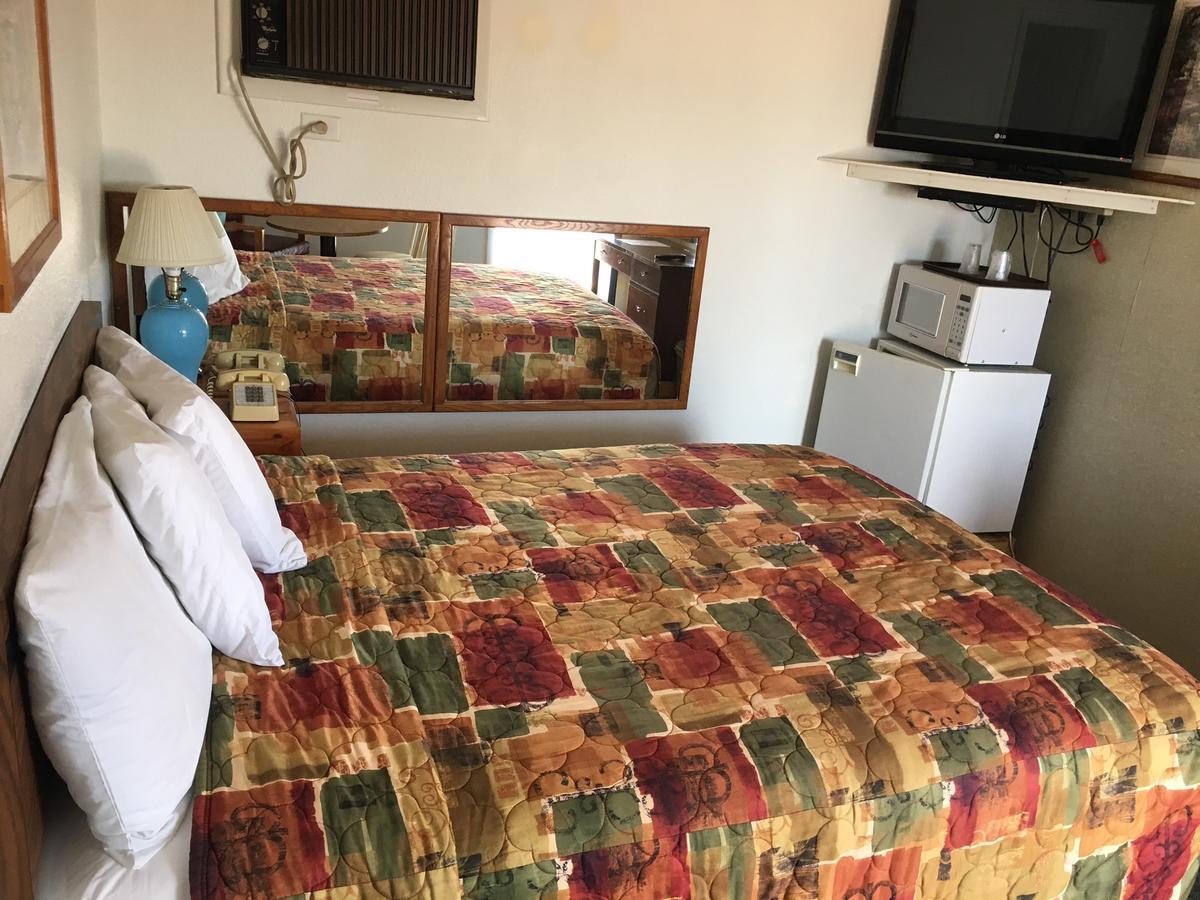 Skyliner Motel Stroud Экстерьер фото