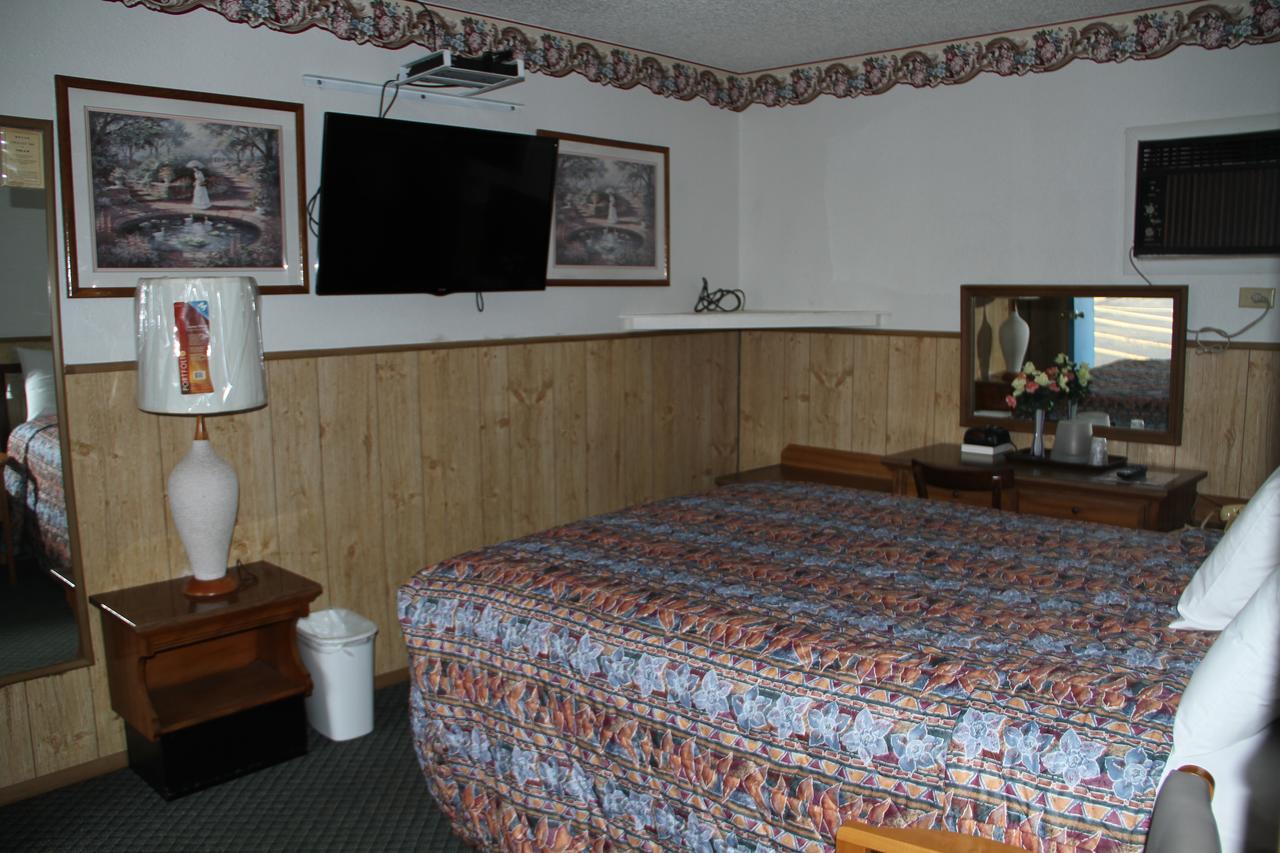Skyliner Motel Stroud Экстерьер фото