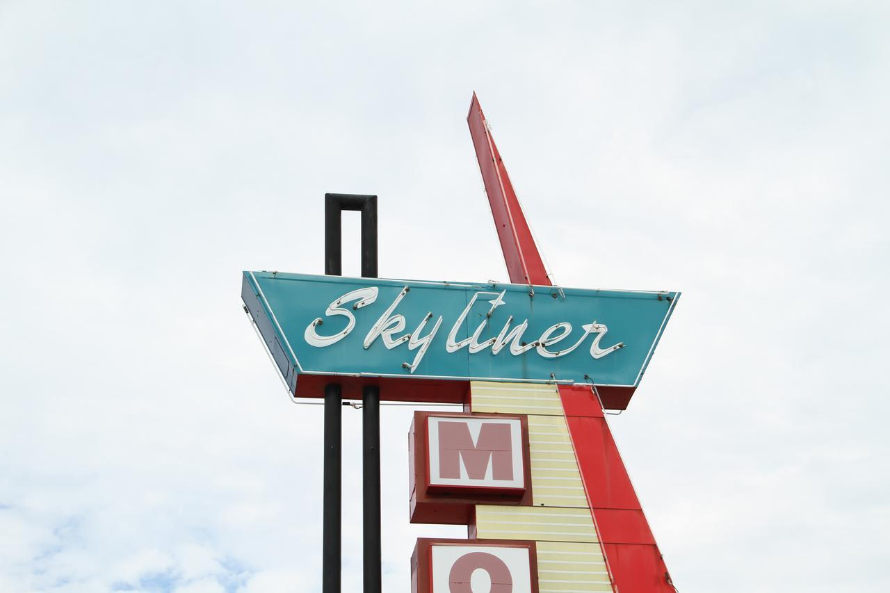 Skyliner Motel Stroud Экстерьер фото